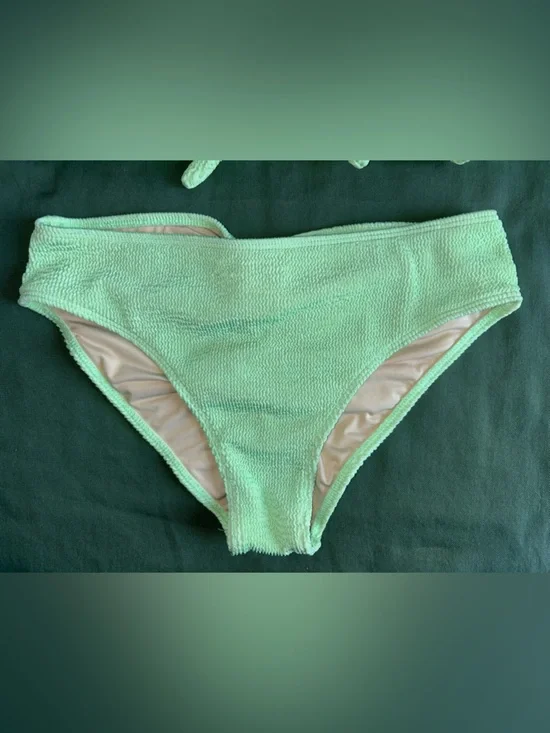 Blushing Brunette Mint Green Bikini Set - Picture 3 of 8